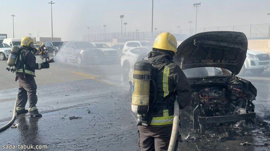 "مدني الرياض" يخمد حريقًا في مركبة على طريق الملك فهد