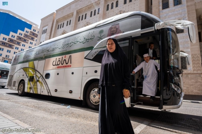 2322 حاجاً من ضيوف خادم الحرمين يغادرون المملكة بعد أداء مناسك الحج وزيارة المدينة المنورة