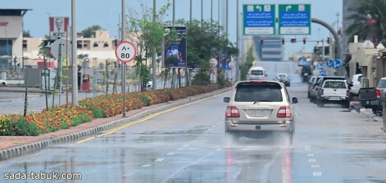 المرور يحذر من مخاطر انزلاق المركبات خلال هطول الأمطار
