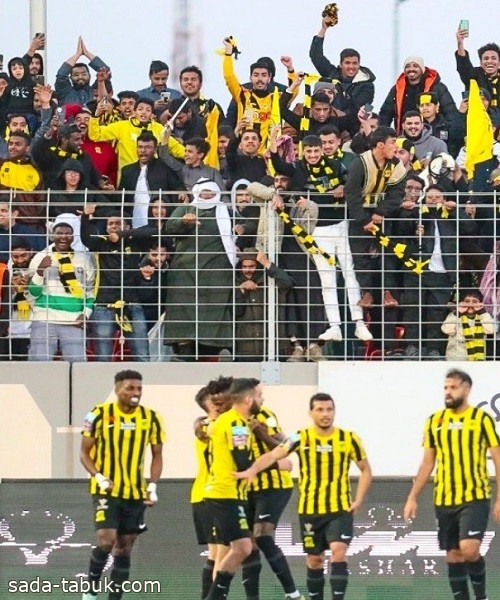 الاتحاد يهزم الطائي ويشارك النصر صدارة دوري روشن