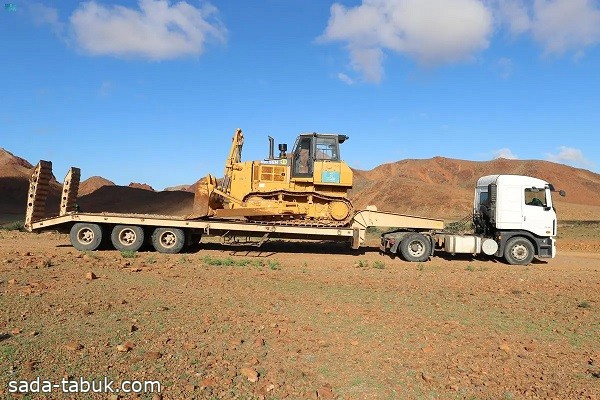 البرنامج السعودي لتنمية وإعمار اليمن يعيد فتح طريق "مطيف" في محافظة سقطرى